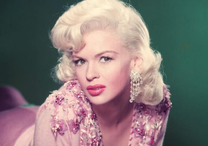 A naked star in the White House pool A naked star in the White House pool